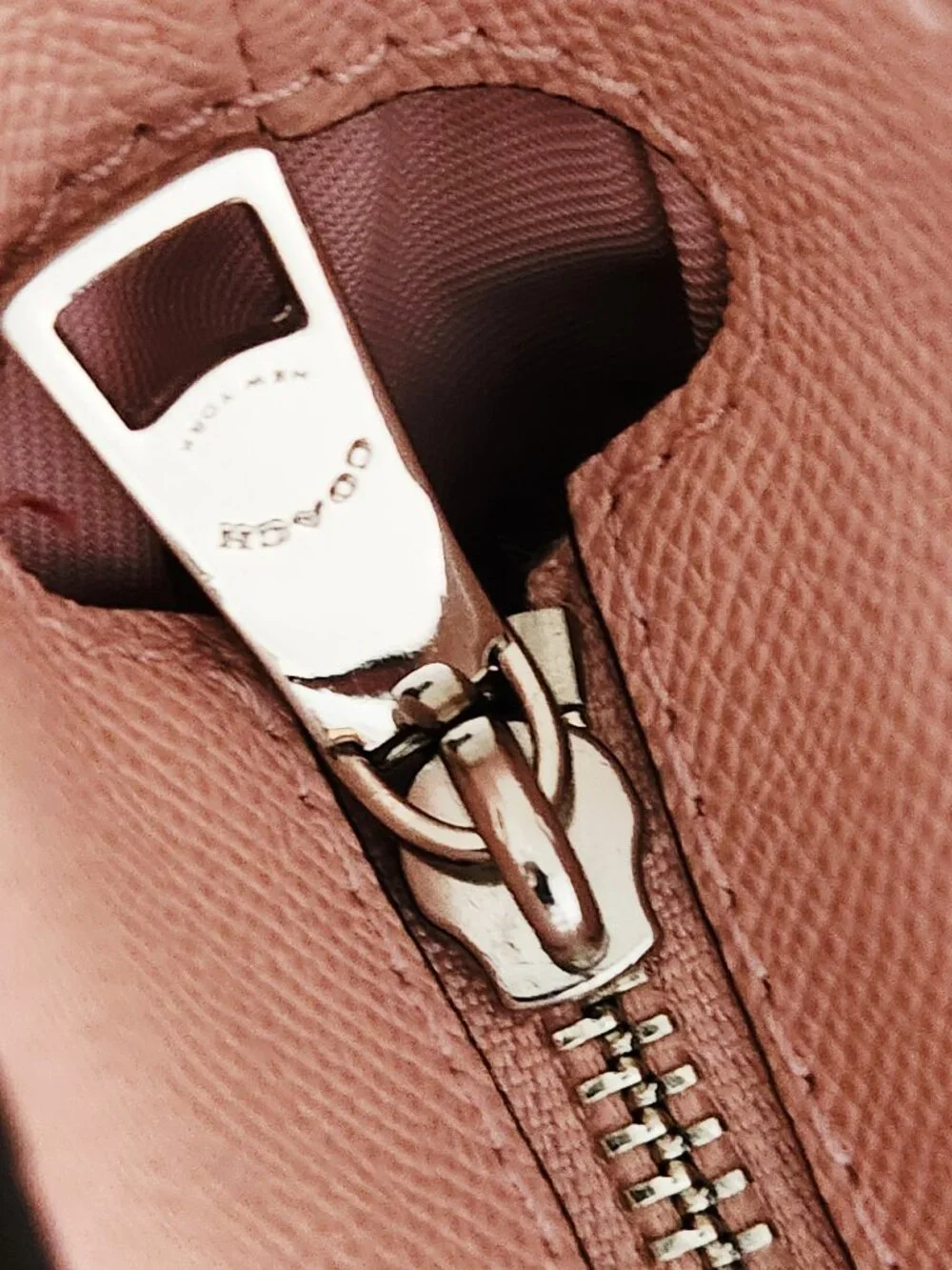 Euc Coach Turnlock Pink Leather Shoulder Bag Tote Purse - Picture 14 of 16